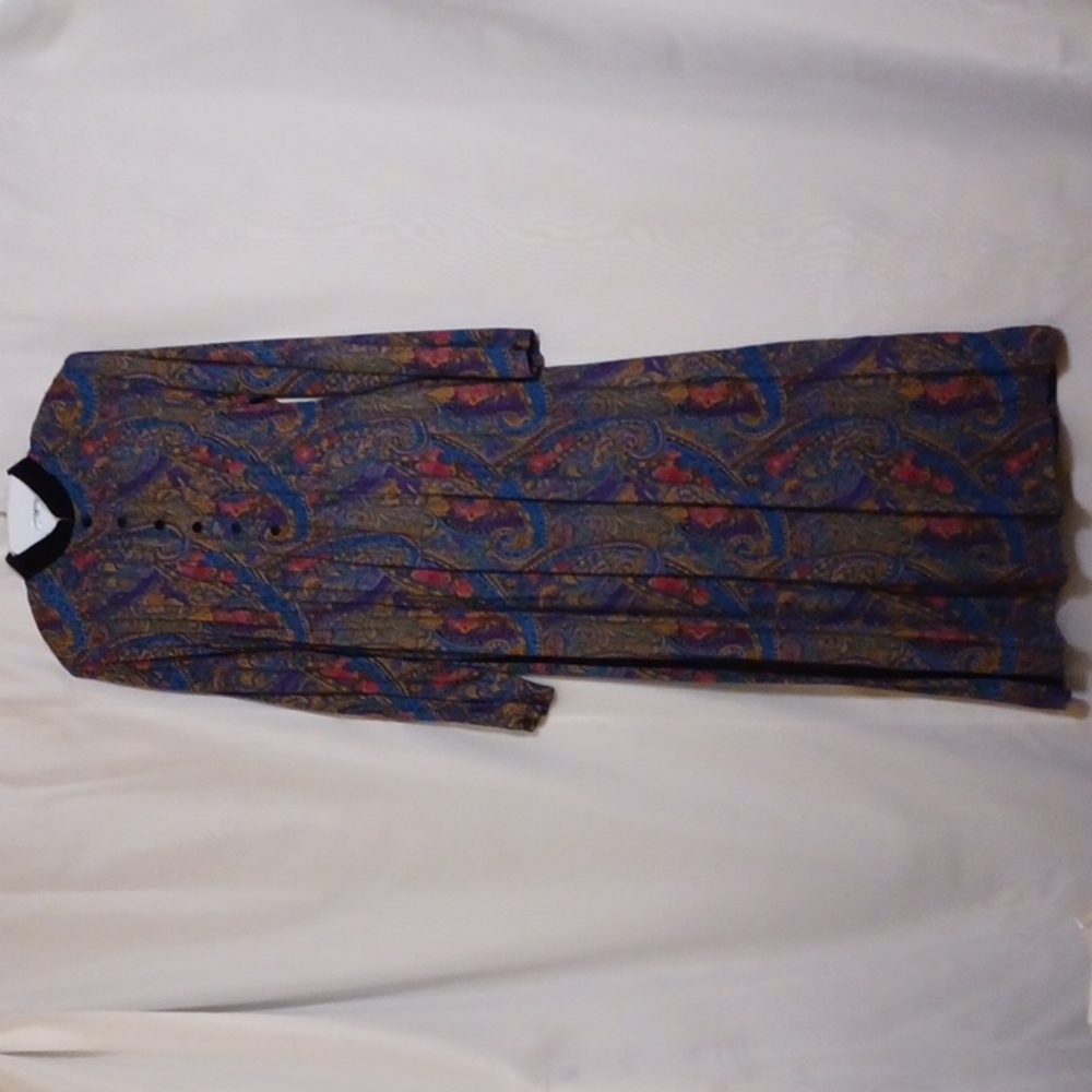 POSITIVE ATTITUDE Pasley Floral Velvet Collar and Button Maxi Dress
